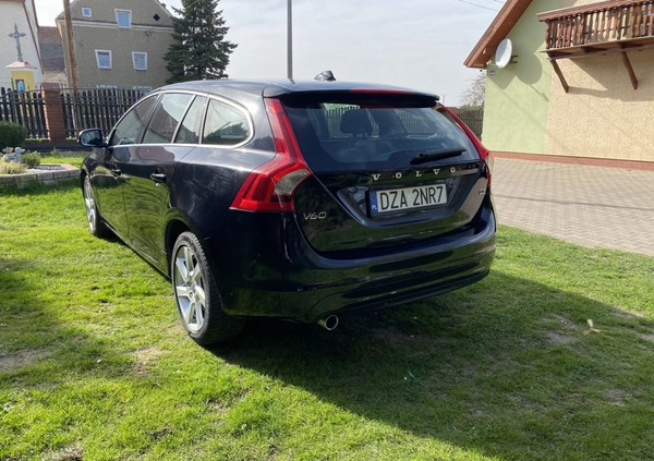 Volvo V60 cena 38000 przebieg: 109379, rok produkcji 2014 z Tarnów małe 232